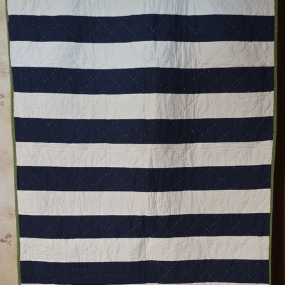 Pottery Barn Kids Allegator Quilt in Green and Navy - Picture 3 of 5